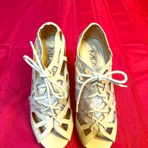 Mia lace up platforms lightly worn